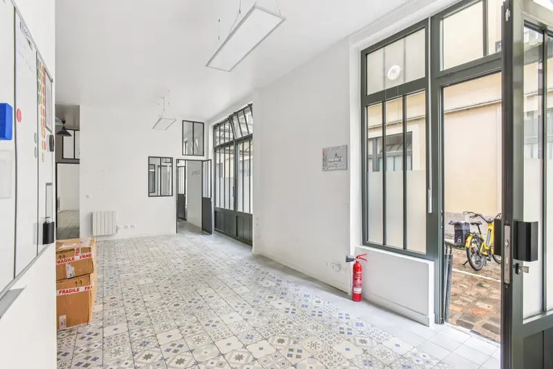 81 Rue Du Faubourg Saint-Antoine, Paris à louer - Photo de l’immeuble – Image 2 sur 14
