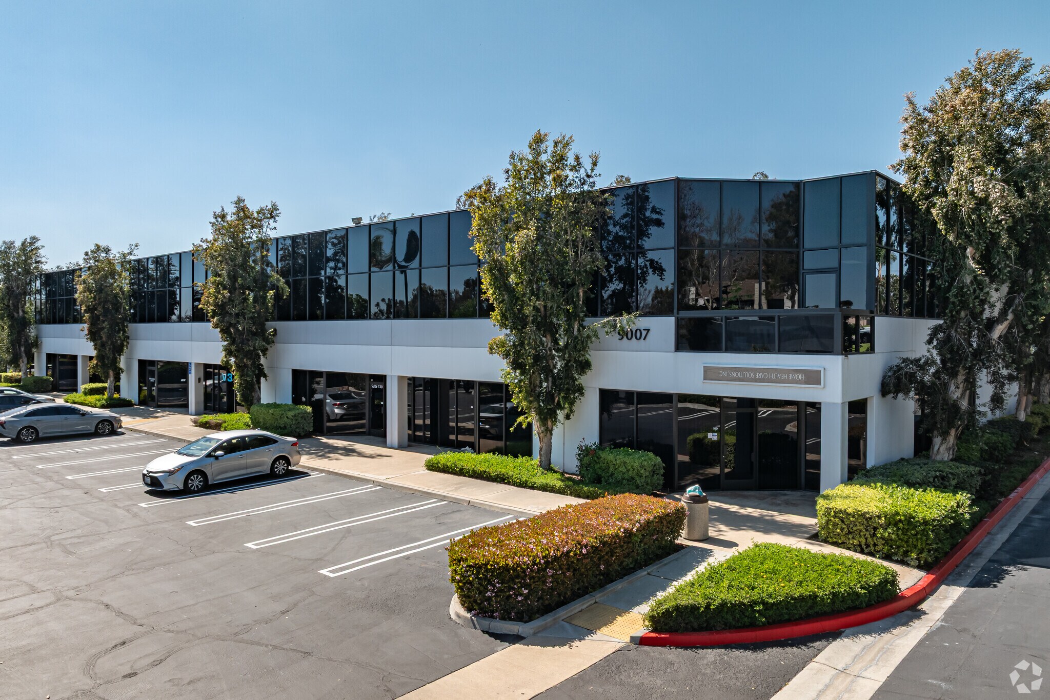 9007 Arrow Rt, Rancho Cucamonga, CA à vendre Photo principale– Image 1 sur 21