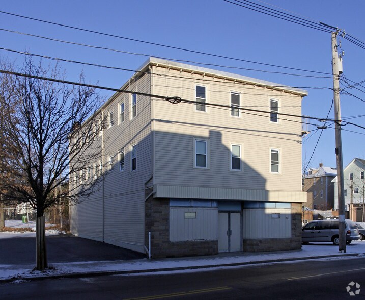 250 Valley St, Providence, RI à vendre - Photo de l’immeuble – Image 2 sur 3