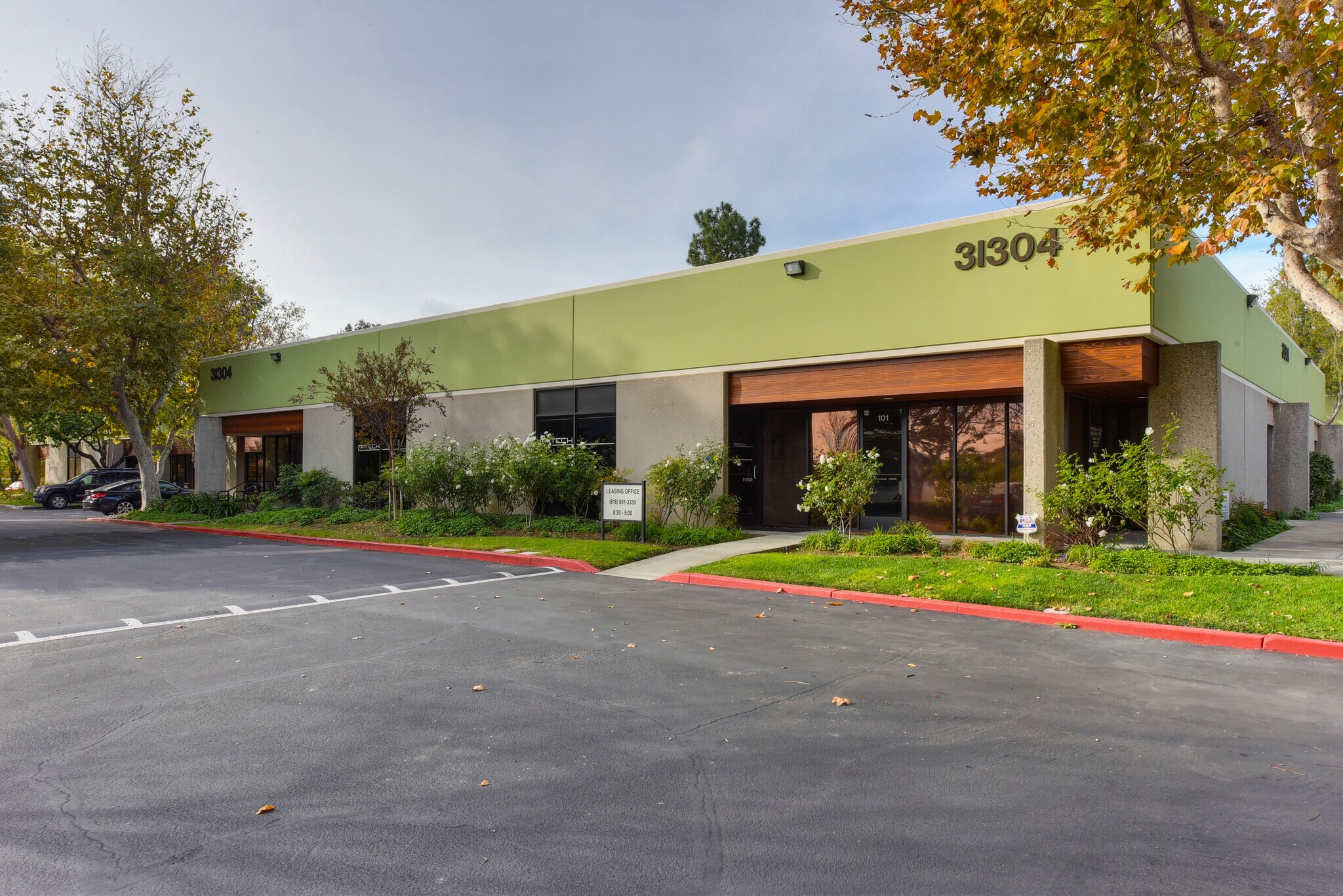 31304-31348 Via Colinas, Westlake Village, CA à louer Photo principale– Image 1 sur 14