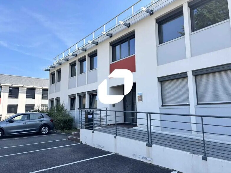 Bureau dans Rillieux-la-Pape à louer - Photo de l’immeuble – Image 2 sur 24