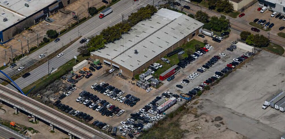 15200 Midway Rd, Addison, TX à louer - Photo de l’immeuble – Image 2 sur 3