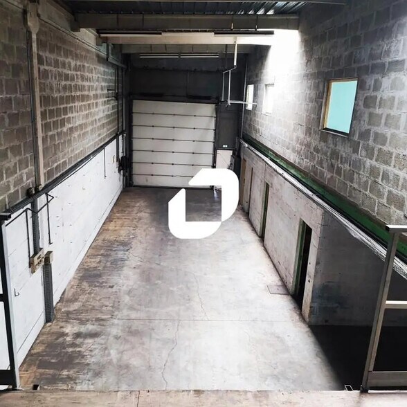 Local d’activités dans Valenton à louer - Photo de l’immeuble – Image 2 sur 8