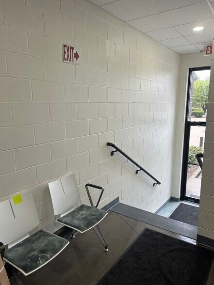 6050 Wedeking Ave, Evansville, IN à louer - Photo de l’immeuble – Image 2 sur 6