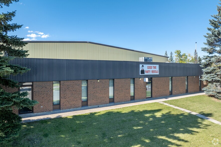 4605 76 Av SE, Calgary, AB à vendre - Photo de l’immeuble – Image 1 sur 7