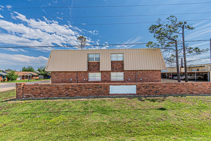 1621 N 13th St, Frederick, OK à vendre - Photo de l’immeuble – Image 2 sur 9