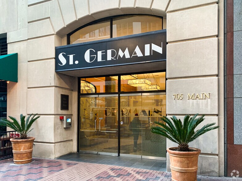705 Main St, Houston, TX à louer - Photo de l’immeuble – Image 3 sur 4