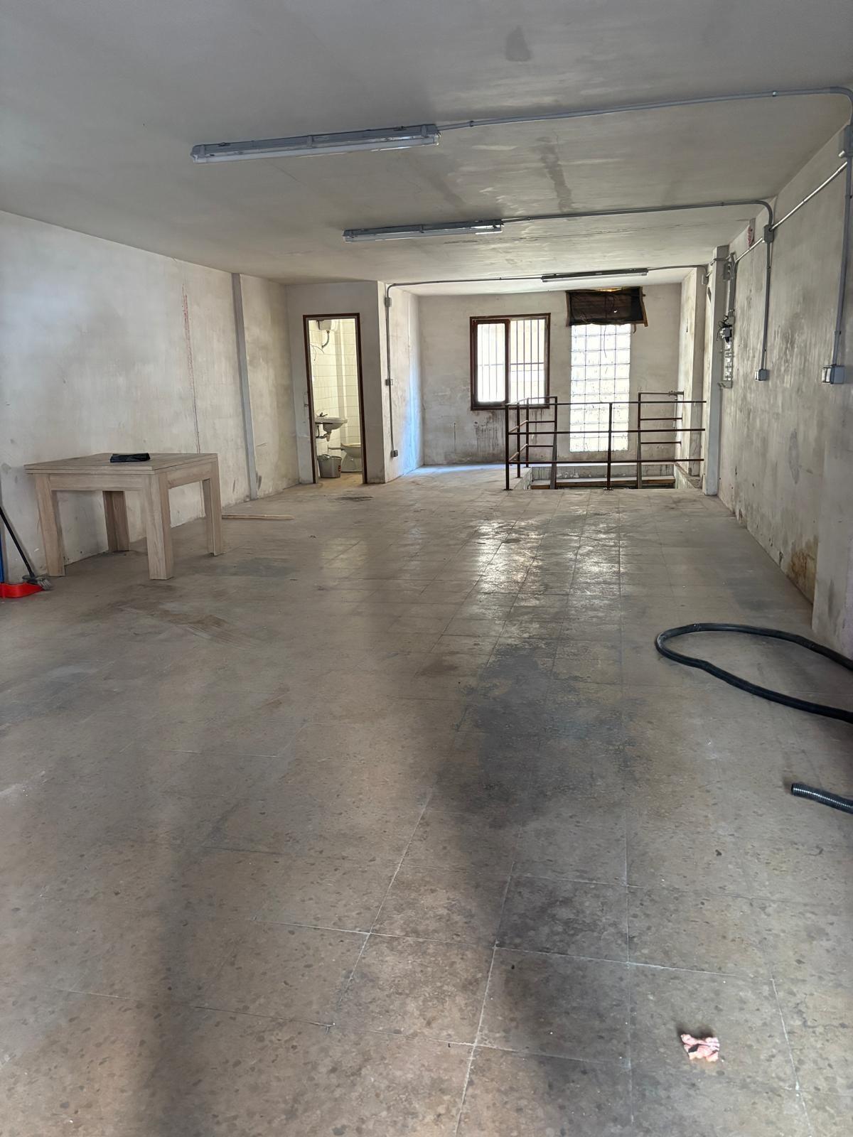 Local commercial dans Montcada i Reixac, Barcelona à louer Photo intérieure– Image 1 sur 2