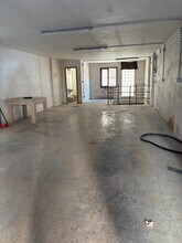 Local commercial dans Montcada i Reixac, Barcelona à louer Photo intérieure– Image 1 sur 2