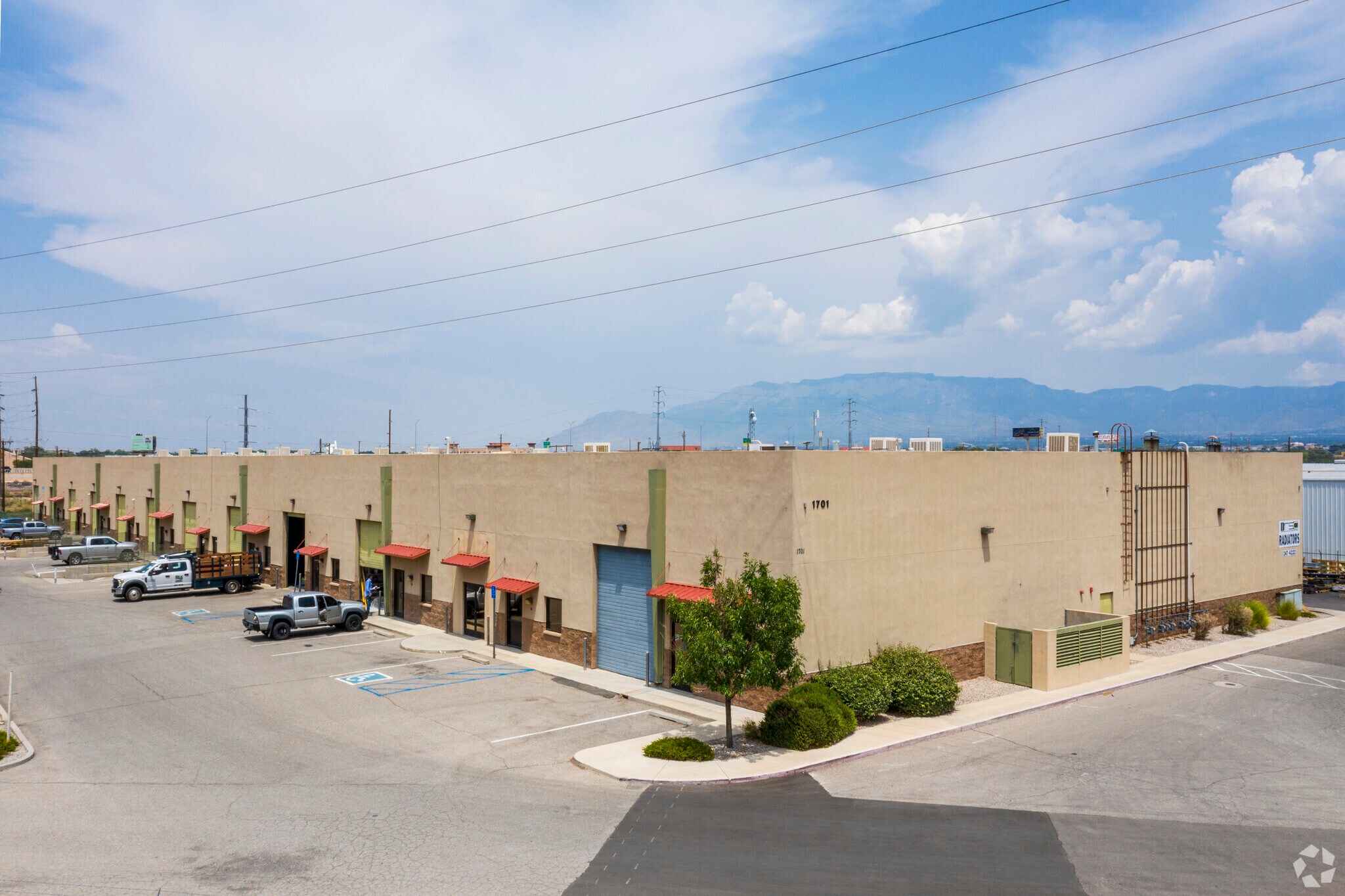 1701 Aspen Ave NW, Albuquerque, NM à louer Photo principale– Image 1 sur 6
