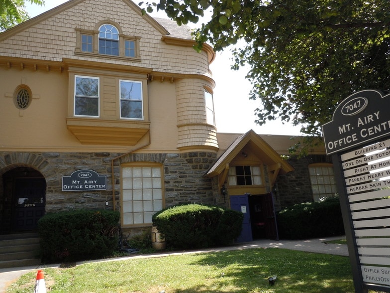 7045-7047 Germantown Ave, Philadelphia, PA à louer - Photo principale – Image 1 sur 12