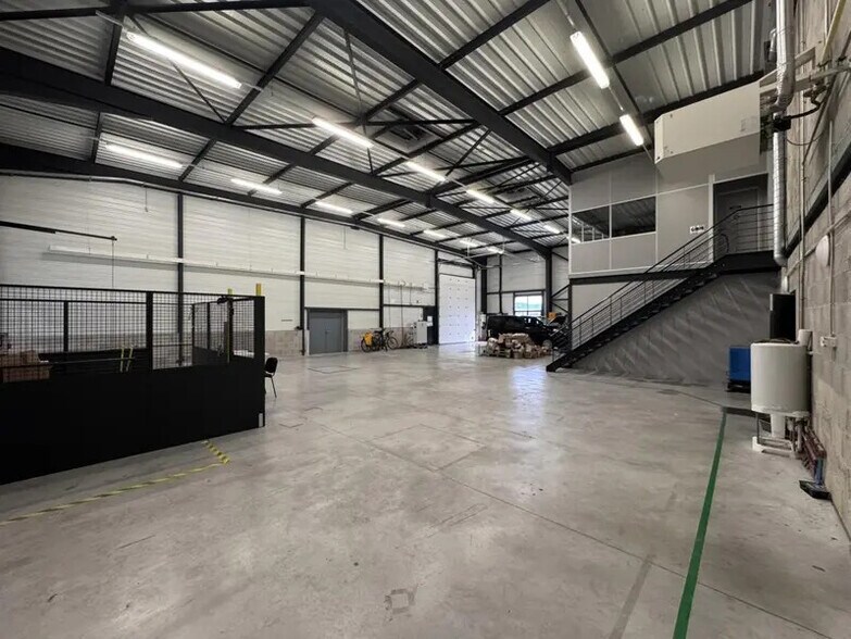 Industriel/Logistique dans Château-Gaillard à vendre - Photo intérieure – Image 3 sur 19