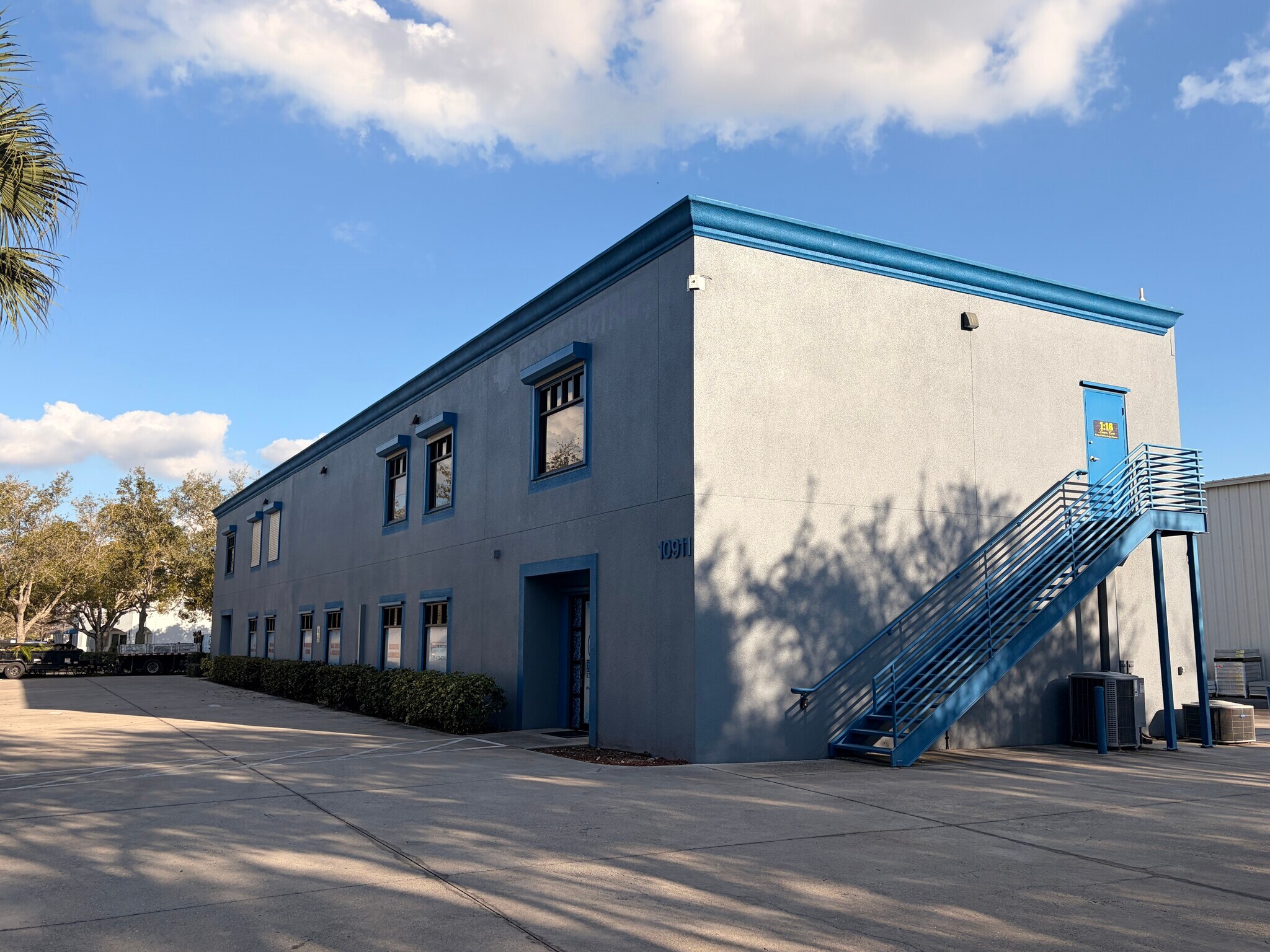 10911 Harmony Park Dr, Bonita Springs, FL à vendre Photo principale– Image 1 sur 25