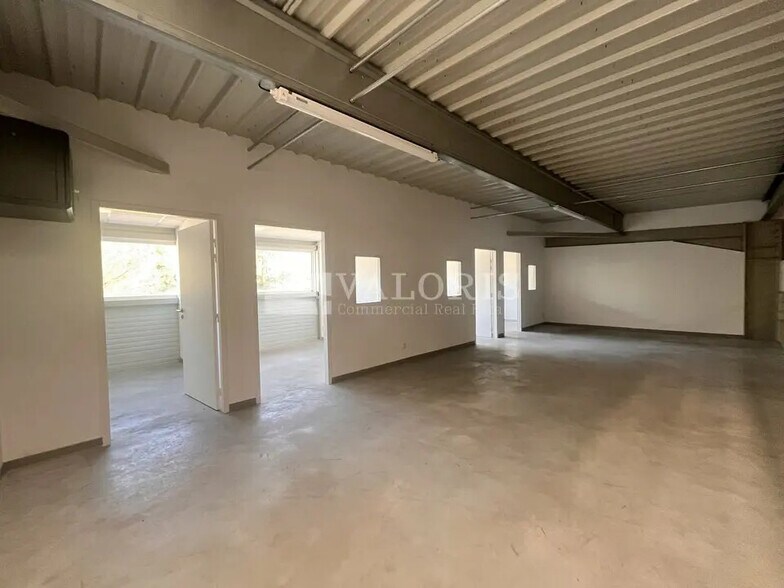 390 Avenue Des Rosiers, La Ciotat à louer - Photo de l’immeuble – Image 3 sur 10