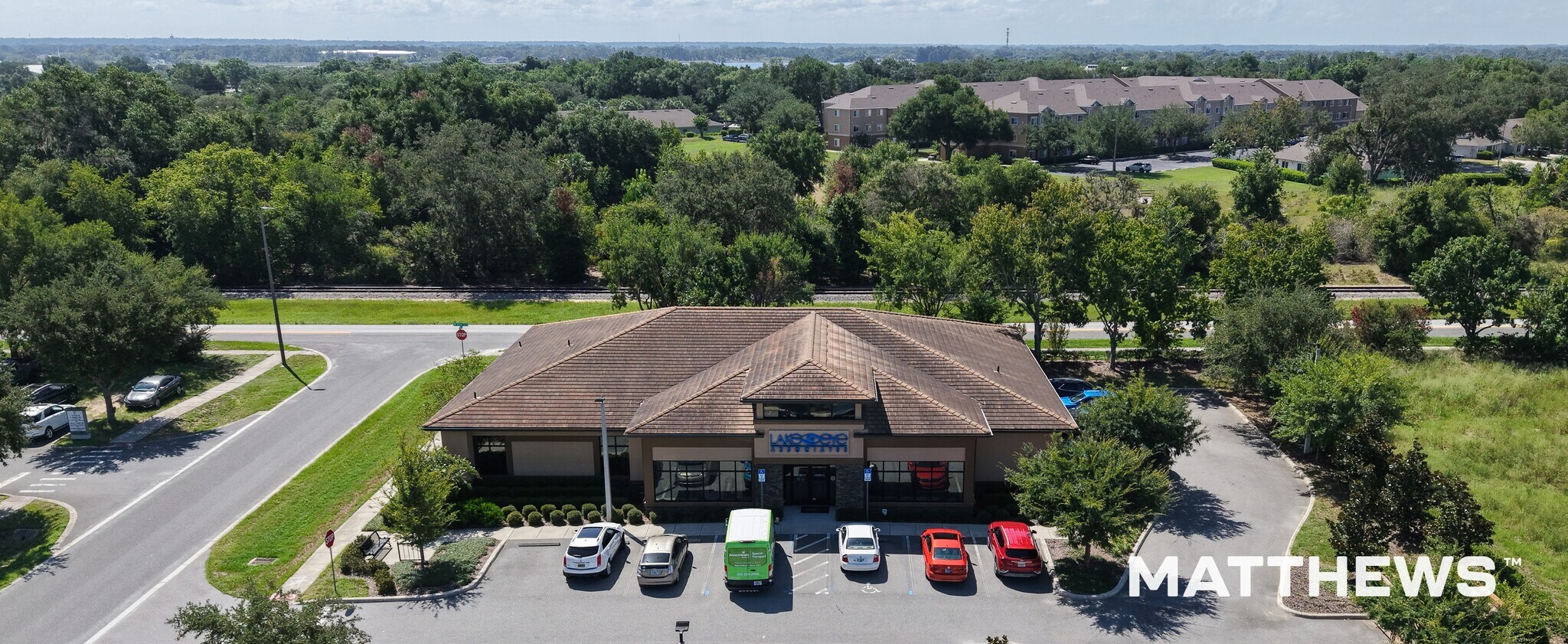 1852 Mayo Dr, Tavares, FL à vendre Photo principale– Image 1 sur 5