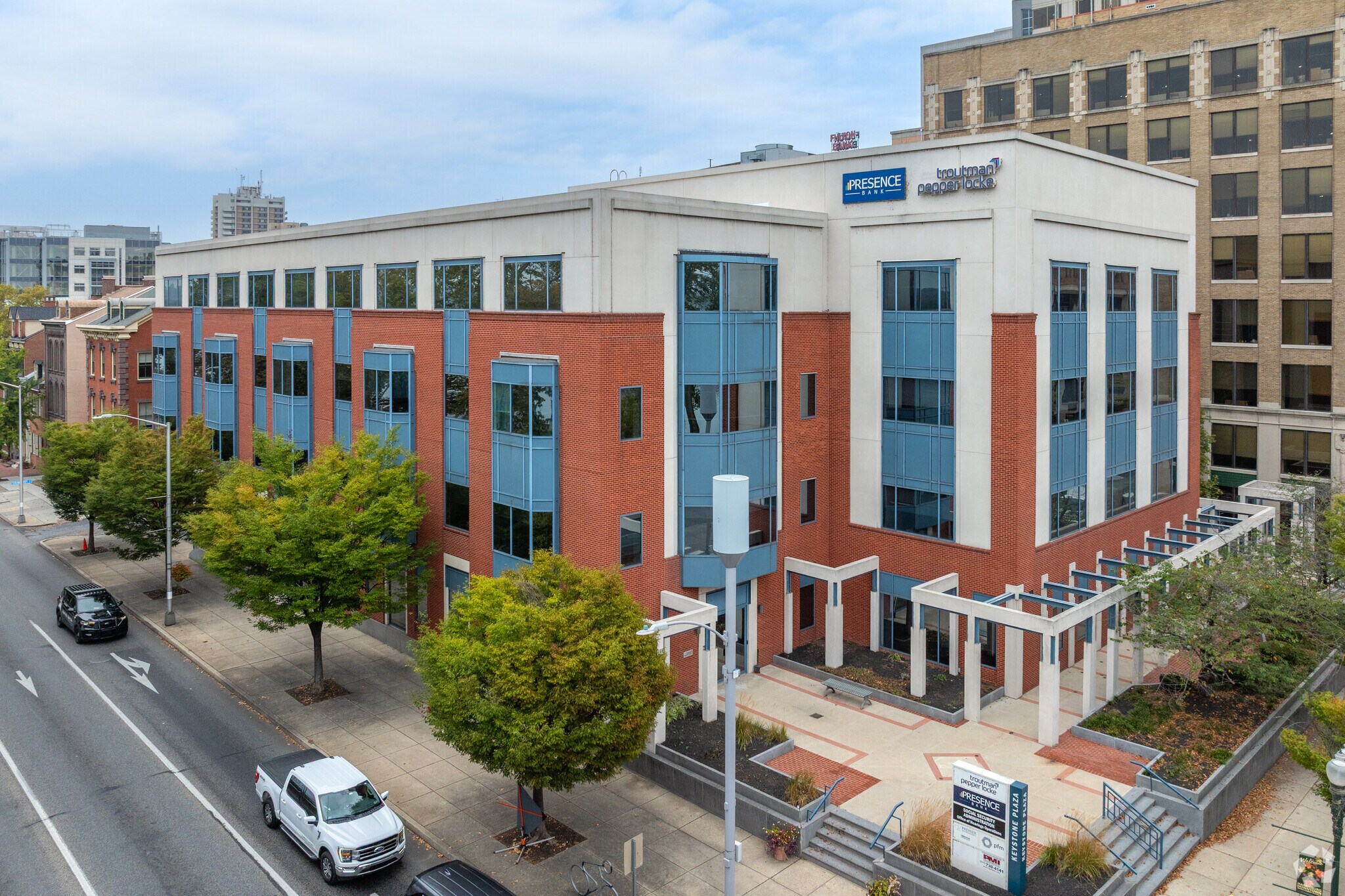100 Market St, Harrisburg, PA à louer Photo de l’immeuble– Image 1 sur 15