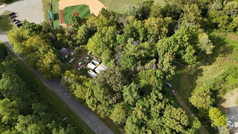 2248 Eva Dr NW, Concord, NC à vendre - Photo de l’immeuble – Image 2 sur 3