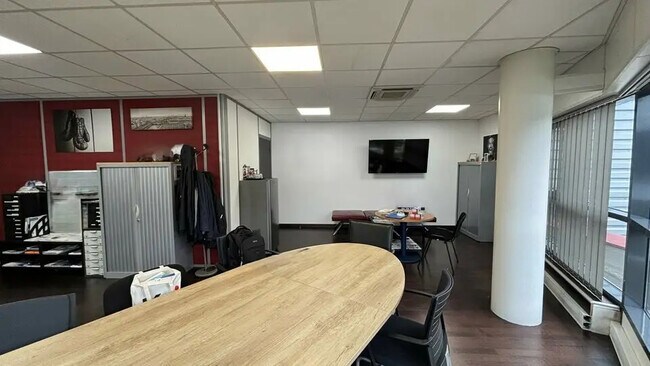 Plus de détails pour Bureau à louer