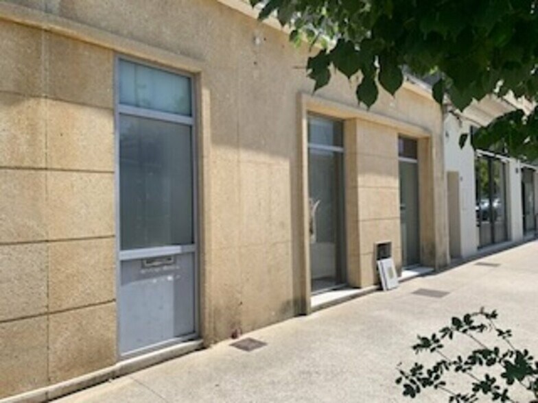 Local commercial dans Avignon à vendre - Photo de l’immeuble – Image 2 sur 8