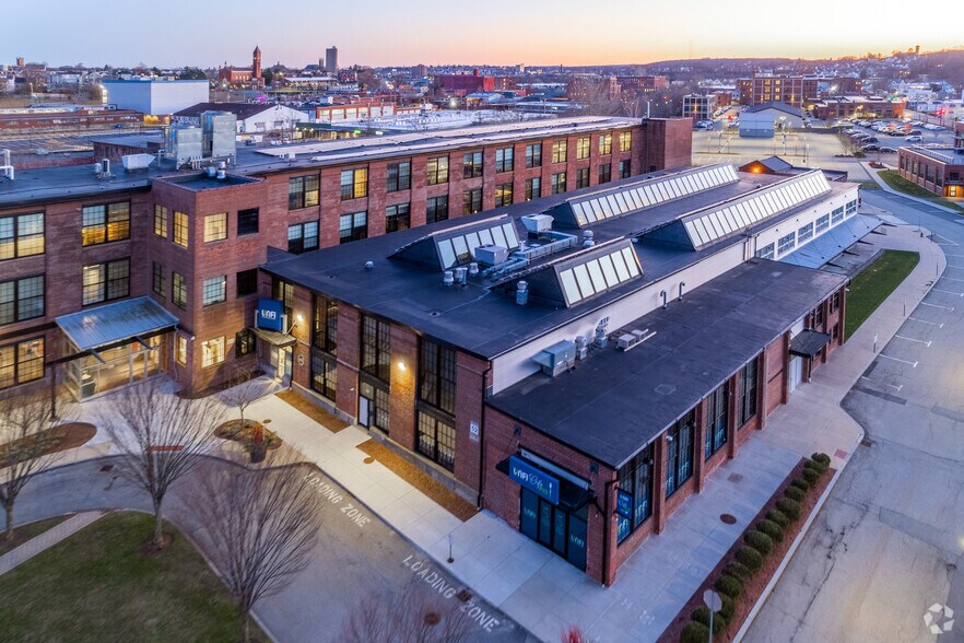 317 Iron Horse Way, Providence, RI à louer - Photo de l’immeuble – Image 3 sur 23