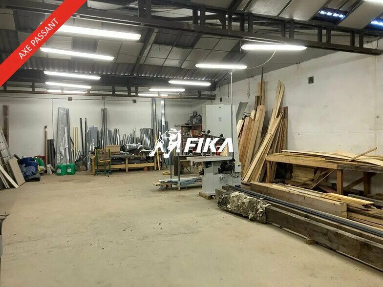 Industriel/Logistique dans Bressols à vendre - Photo de l’immeuble – Image 3 sur 11