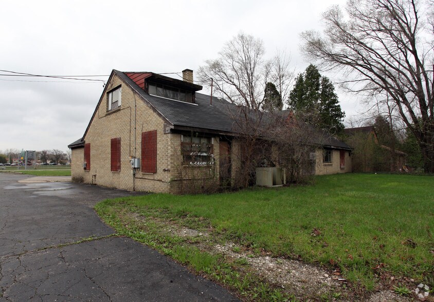 23685 Northwestern Hwy, Southfield, MI à vendre - Photo de l’immeuble – Image 2 sur 4