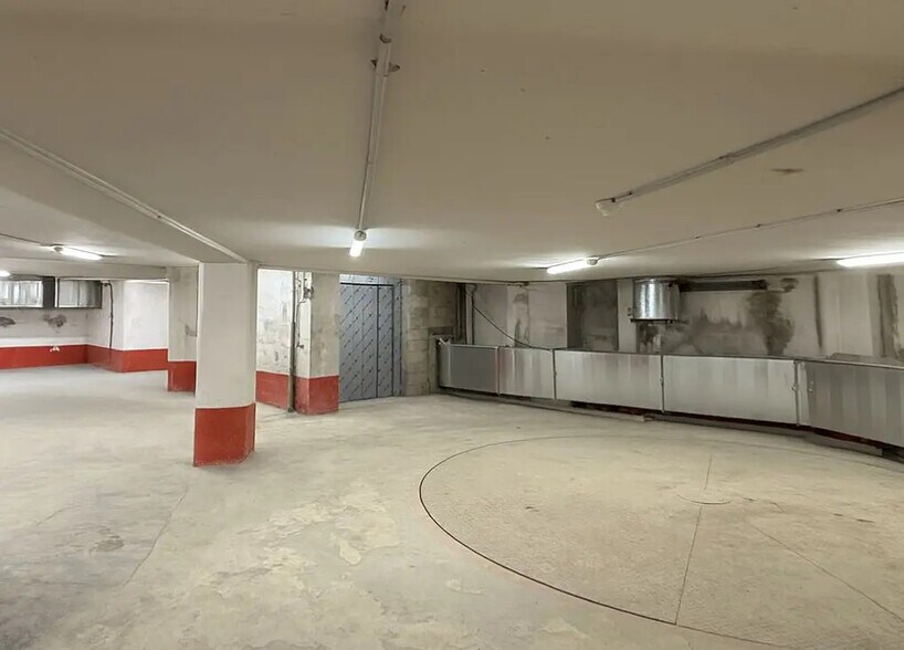 Industriel/Logistique dans Paris à louer - Photo de l’immeuble – Image 2 sur 6