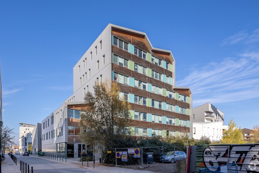 11-13 Rue De Gironde, Bordeaux à louer - Photo de l’immeuble – Image 2 sur 4