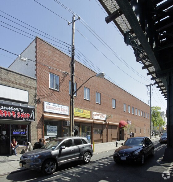 4102-4110 White Plains Rd, Bronx, NY à louer - Photo de l’immeuble – Image 2 sur 2