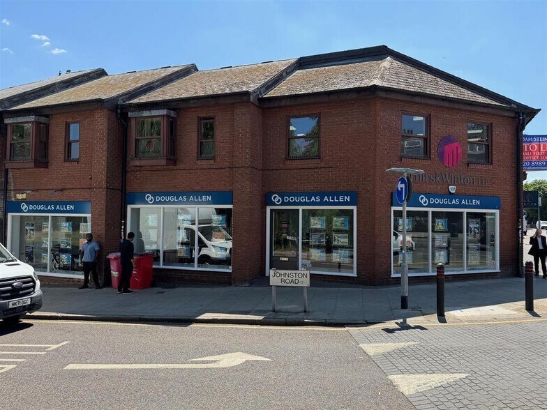 9-12 Johnston Rd, Woodford Green à vendre - Photo de l’immeuble – Image 3 sur 7