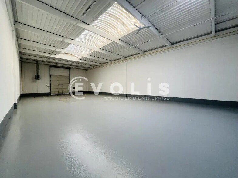 Bureau dans Bonneuil-sur-Marne à louer - Photo de l’immeuble – Image 3 sur 14