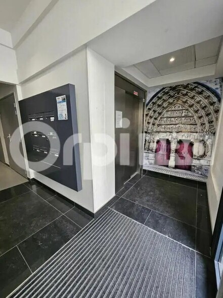 Bureau dans Reims à louer - Photo de l’immeuble – Image 2 sur 10