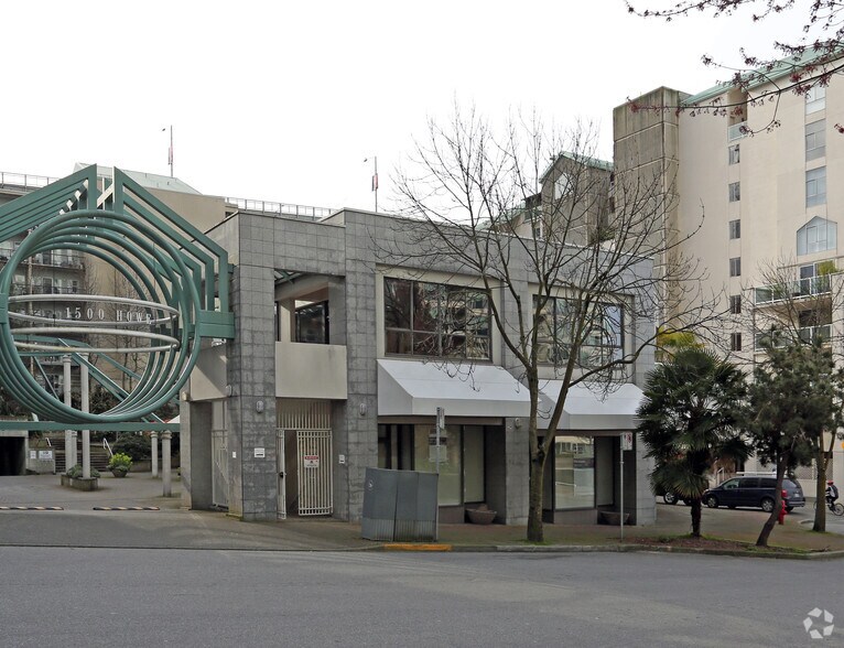 1500 Howe St, Vancouver, BC à vendre - Photo de l’immeuble – Image 2 sur 5
