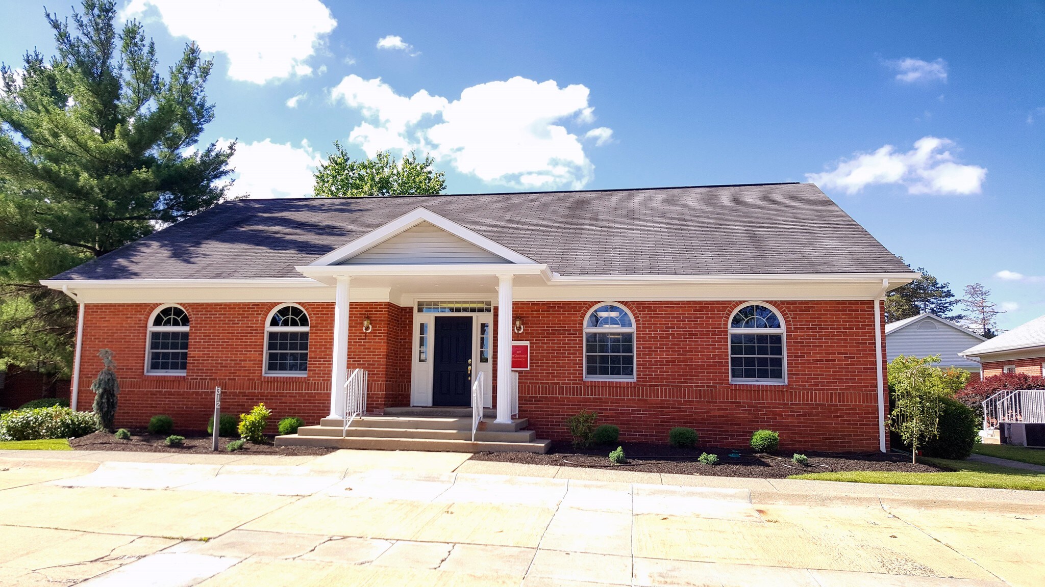 312 N Cleveland Massillon Rd, Akron, OH à louer Photo principale– Image 1 sur 25