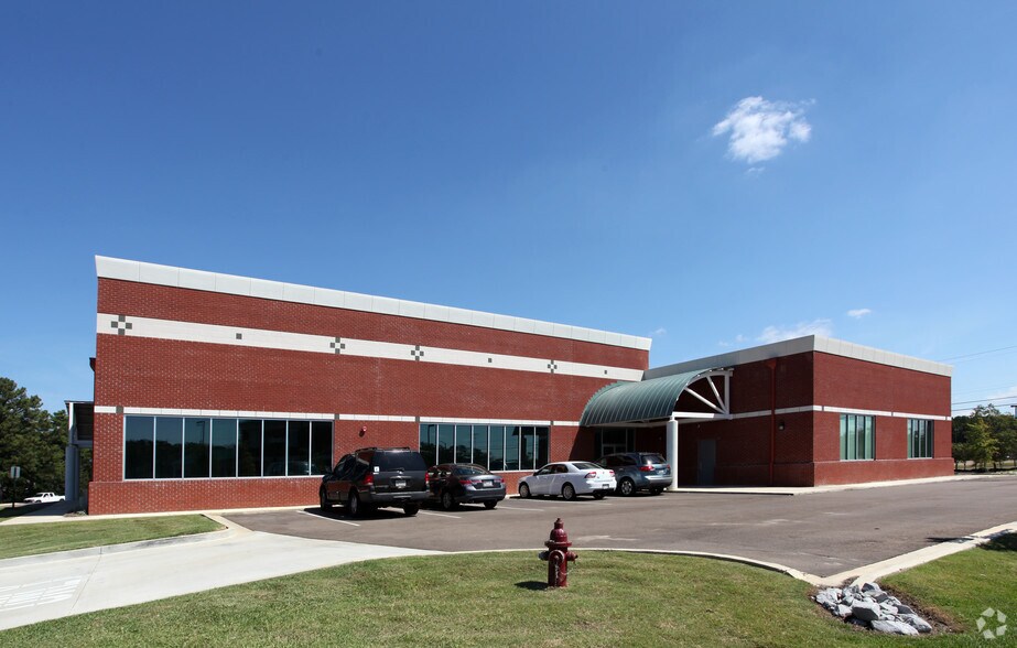 1220 N Shore Pky, Brandon, MS à louer - Photo de l’immeuble – Image 2 sur 3