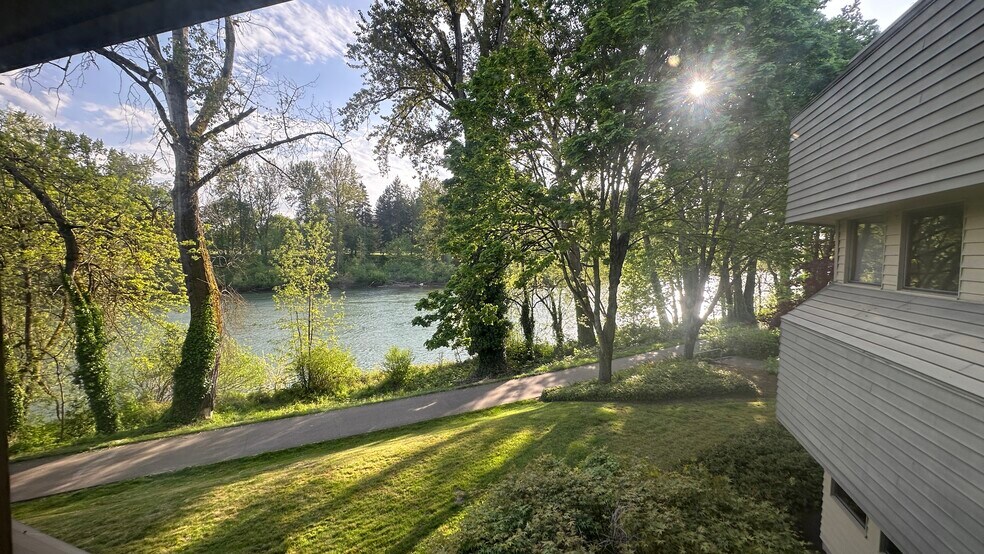 44-66 Club Rd, Eugene, OR à louer - Photo de l’immeuble – Image 1 sur 24