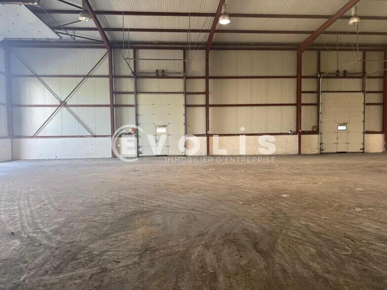 Local d’activités dans Rivery à louer - Photo intérieure – Image 2 sur 4