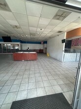 12809 Bellaire Blvd, Houston, TX à louer Photo intérieure– Image 2 sur 7