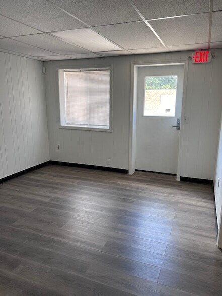 360 Sharon Industrial Way, Suwanee, GA à louer - Photo intérieure – Image 3 sur 11