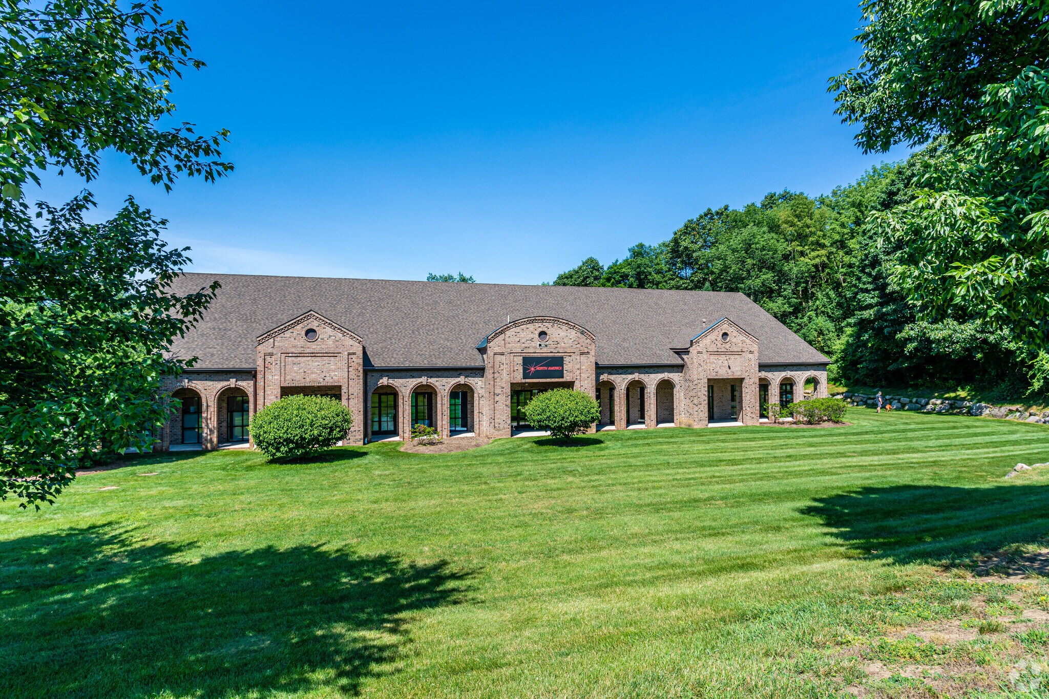 11 Millpond Dr, Lafayette, NJ à louer Photo de l’immeuble– Image 1 sur 12
