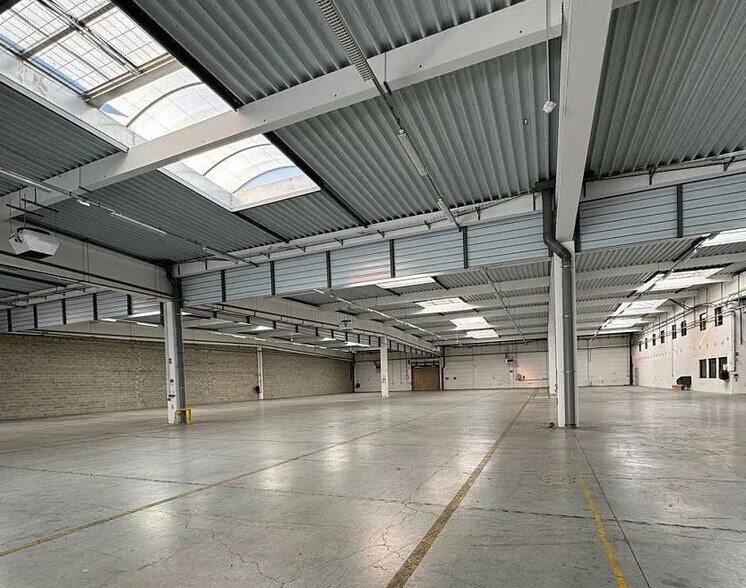 Industriel/Logistique dans Ferrières-en-Brie à louer - Photo intérieure – Image 1 sur 7