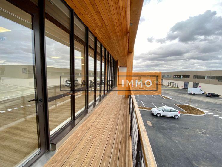 Local d’activités dans Collégien à louer Photo de l’immeuble– Image 1 sur 3