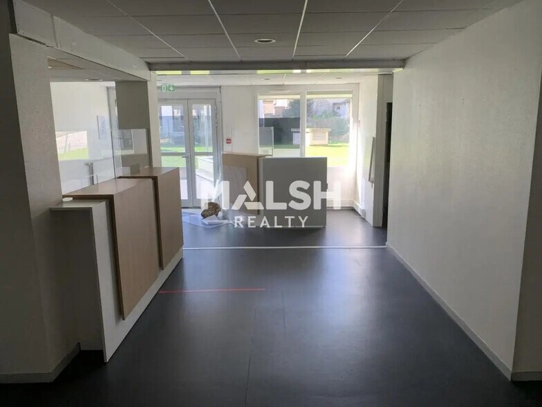 Bureau dans Villeurbanne à louer - Photo de l’immeuble – Image 3 sur 14