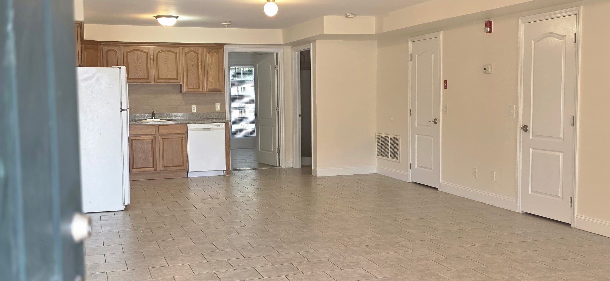 380-398 W Montauk Hwy, Lindenhurst, NY à louer Photo intérieure– Image 1 sur 1