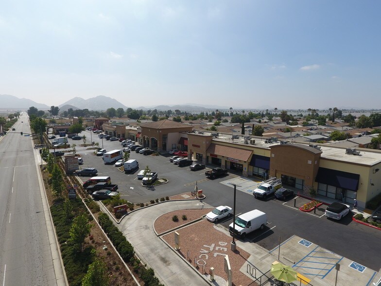 85-185 Ramona Expy, Perris, CA à louer - Photo principale – Image 1 sur 8