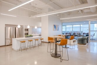 19219 Katy Fwy, Houston, TX à louer Photo intérieure– Image 2 sur 4