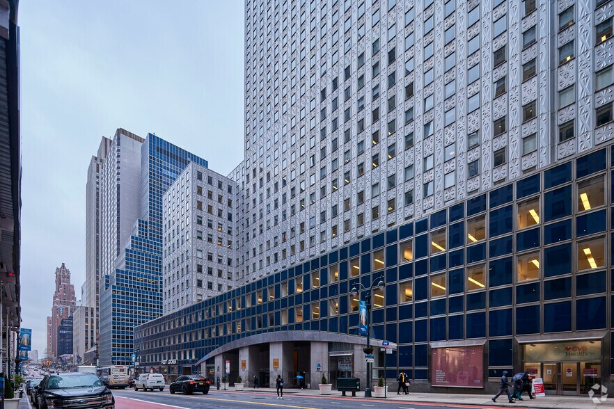 150 E 42nd St, New York, NY à louer - Photo de l’immeuble – Image 1 sur 4
