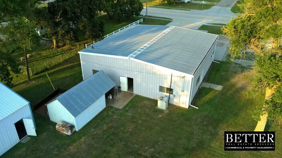 408 Strickler St, Waco, NE à vendre - Photo de l’immeuble – Image 2 sur 21