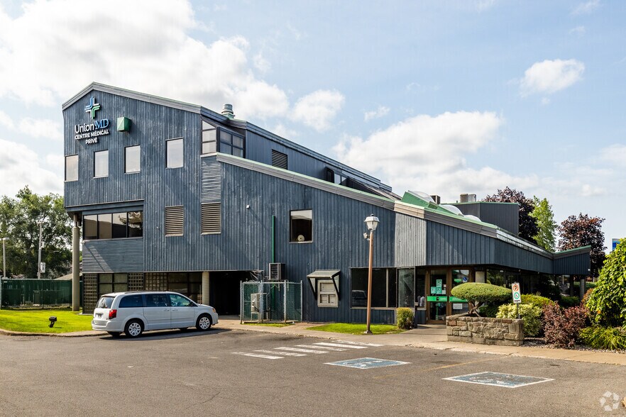 15000 Boul De Pierrefonds, Pierrefonds, QC à louer - Photo de l’immeuble – Image 2 sur 4