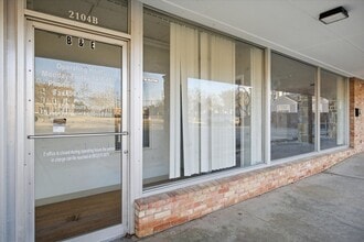 2108 Monroe St, Commerce, TX à vendre Photo intérieure– Image 2 sur 15